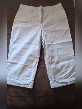 dressbarn Cream Cropped Bermuda capris